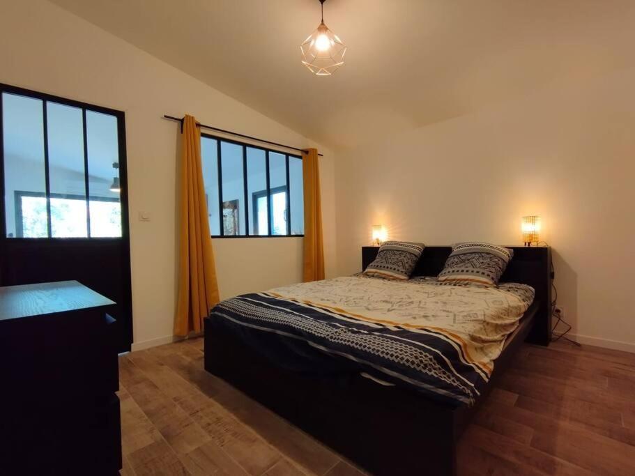 Appartement Avec Jardin Privatif Cuers Exteriör bild