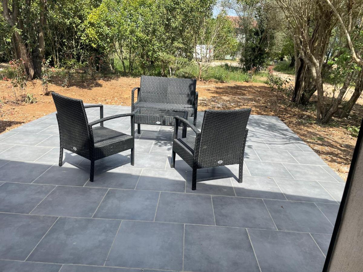 Appartement Avec Jardin Privatif Cuers Exteriör bild