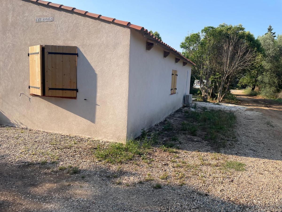Appartement Avec Jardin Privatif Cuers Exteriör bild